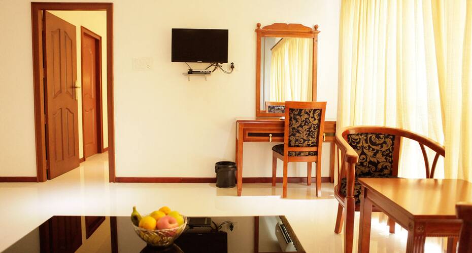 Athirappily Residency Hotel, Athirappilly 5
